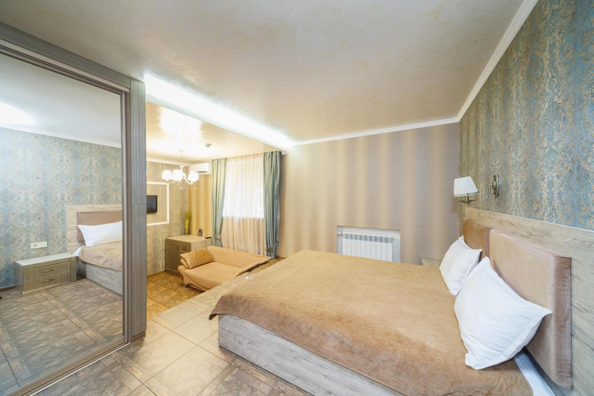 L.O.Y Family Hotel Dniepropietrowsk Zewnętrze zdjęcie