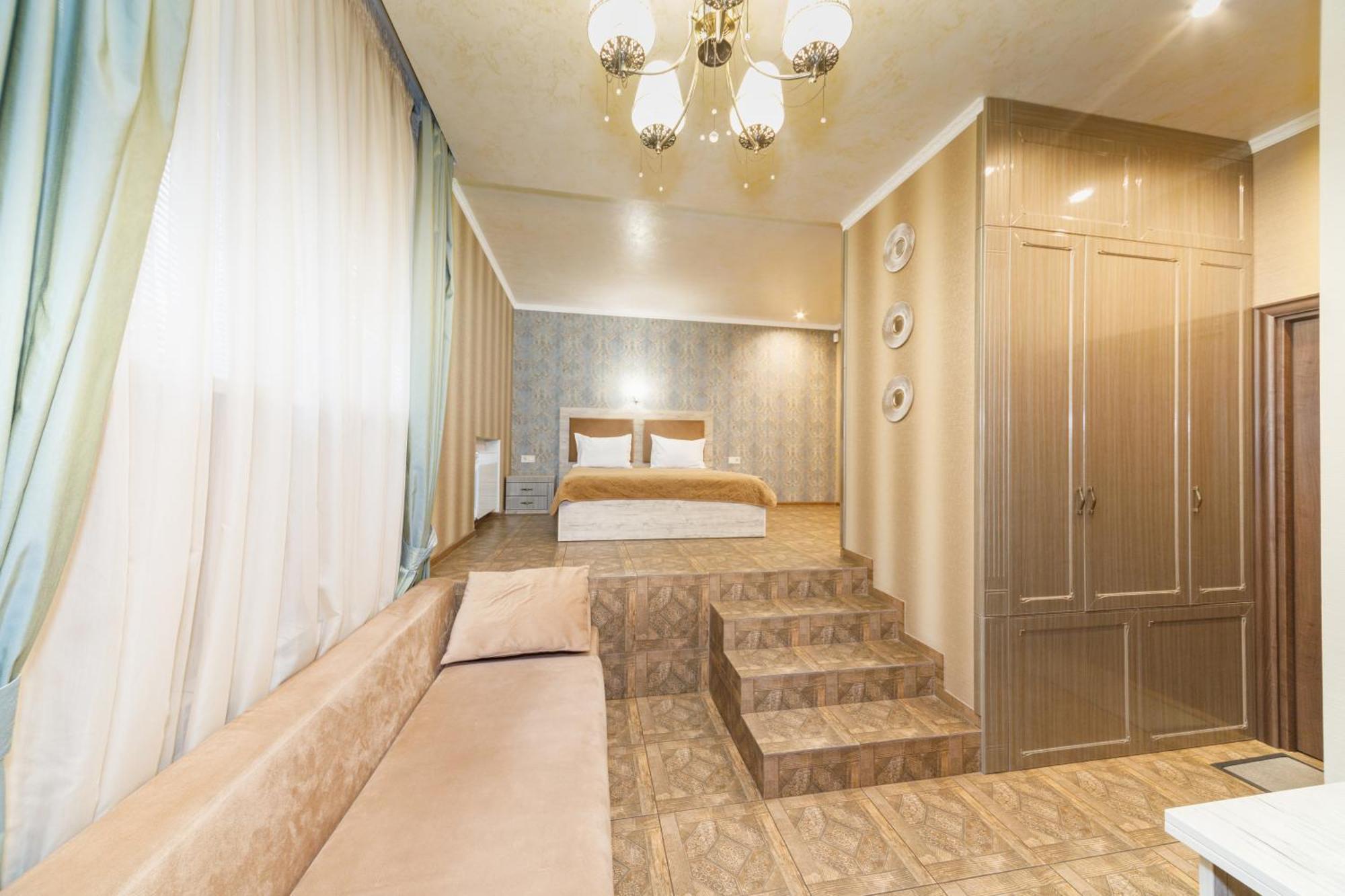 L.O.Y Family Hotel Dniepropietrowsk Zewnętrze zdjęcie