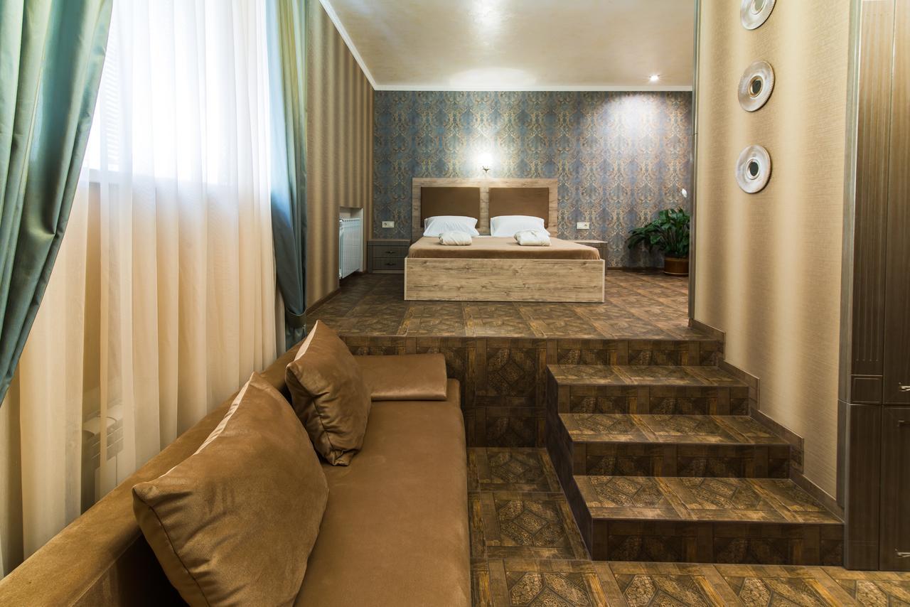 L.O.Y Family Hotel Dniepropietrowsk Zewnętrze zdjęcie