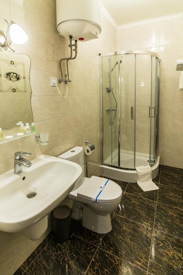 L.O.Y Family Hotel Dniepropietrowsk Zewnętrze zdjęcie