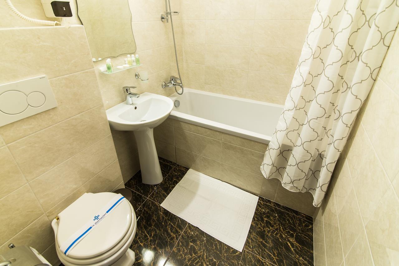 L.O.Y Family Hotel Dniepropietrowsk Zewnętrze zdjęcie
